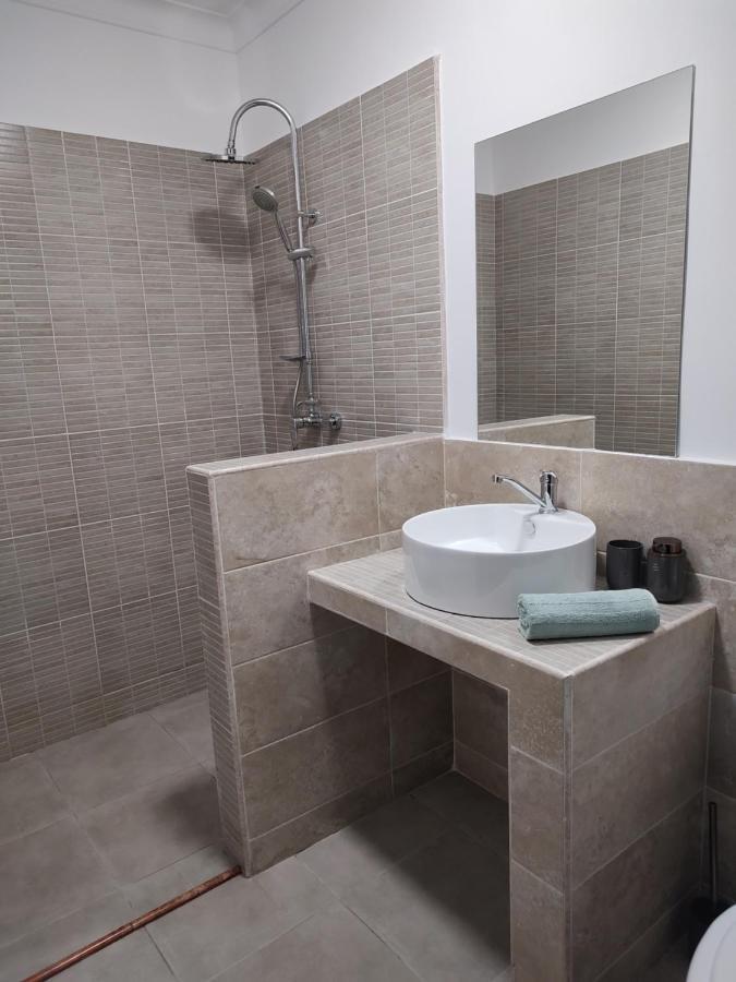 Central Apartment With 2 Bedrooms And 2 Bathrooms オラデア エクステリア 写真