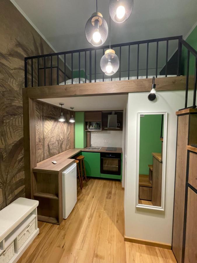 Central Apartment With 2 Bedrooms And 2 Bathrooms オラデア エクステリア 写真